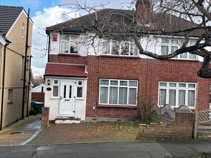 3 Bed Semi-Detached House, Blenheim Drive, DA16