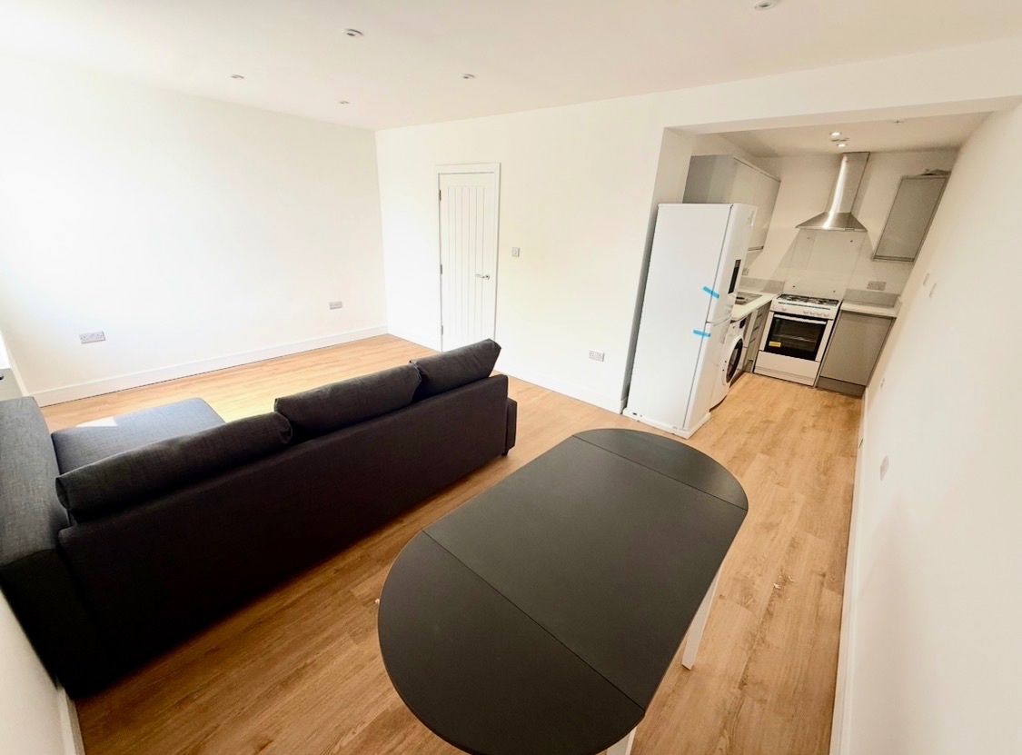 2 Bed Flat, Grosvenor Road, BS2 photo 4