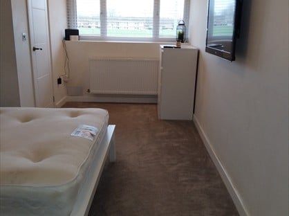 Room in a Shared House, Brickenden Court, EN9