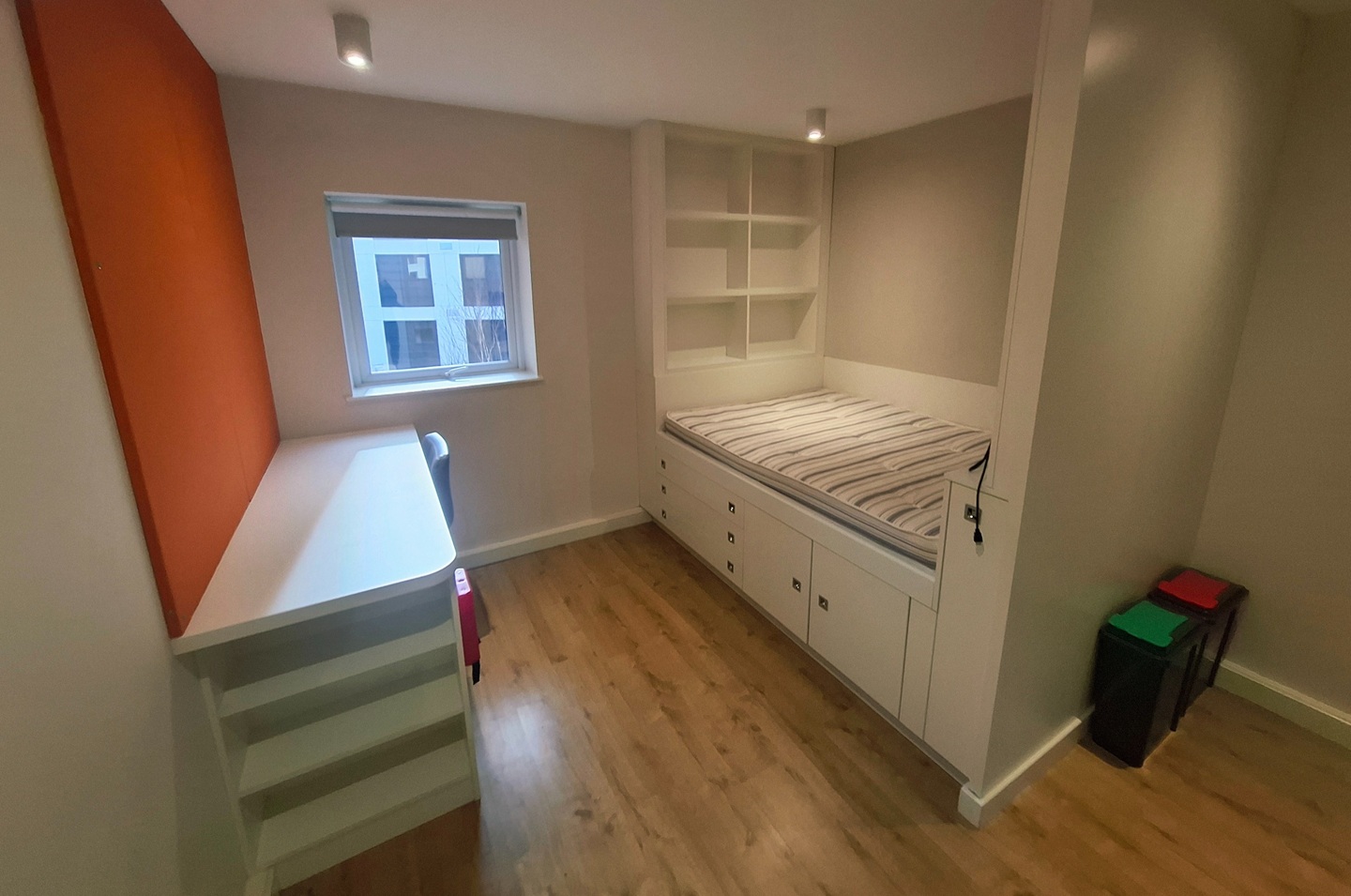 Studio Flat, Adam St, CF24, N1 7GU