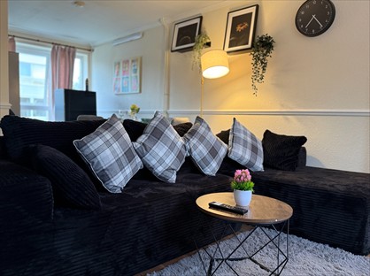 2 Bed Flat, Liebenrood Road, RG30