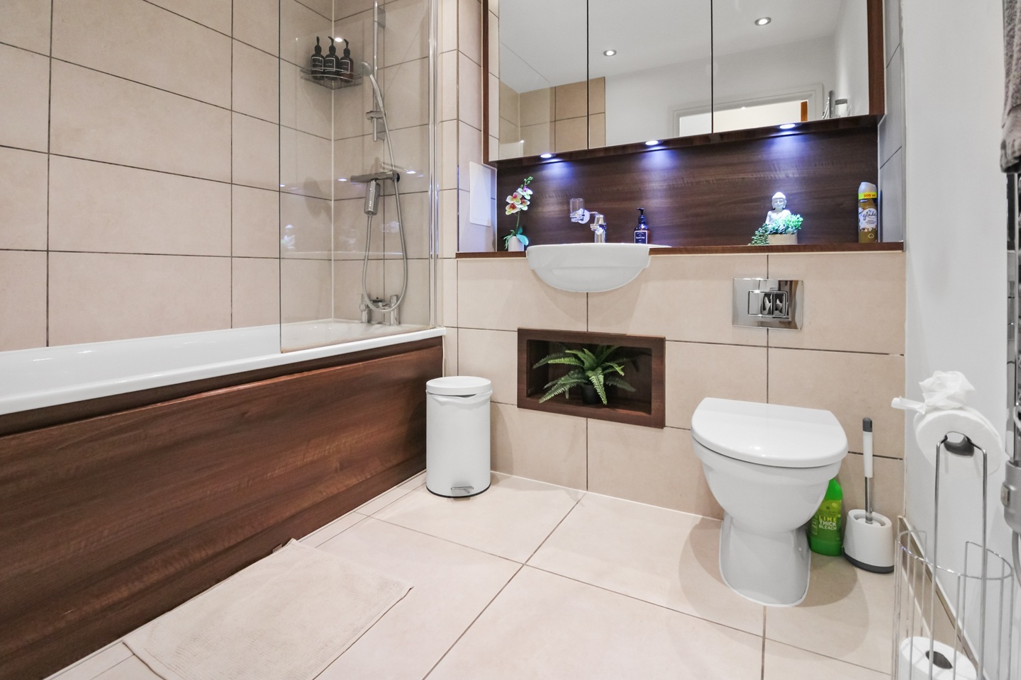 1 Bed Flat, Mandara Place, SE8 photo 5