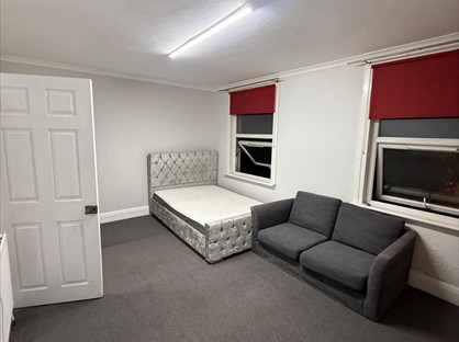 Room in a Shared House, London Road, CR7