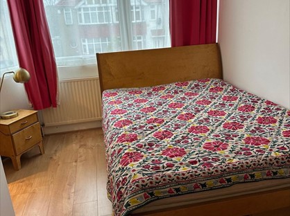 4 Bed Semi-Detached House, Cravan Avenue, TW13