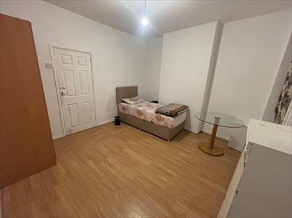 Room in a Shared House, Sandbach Road, ST6