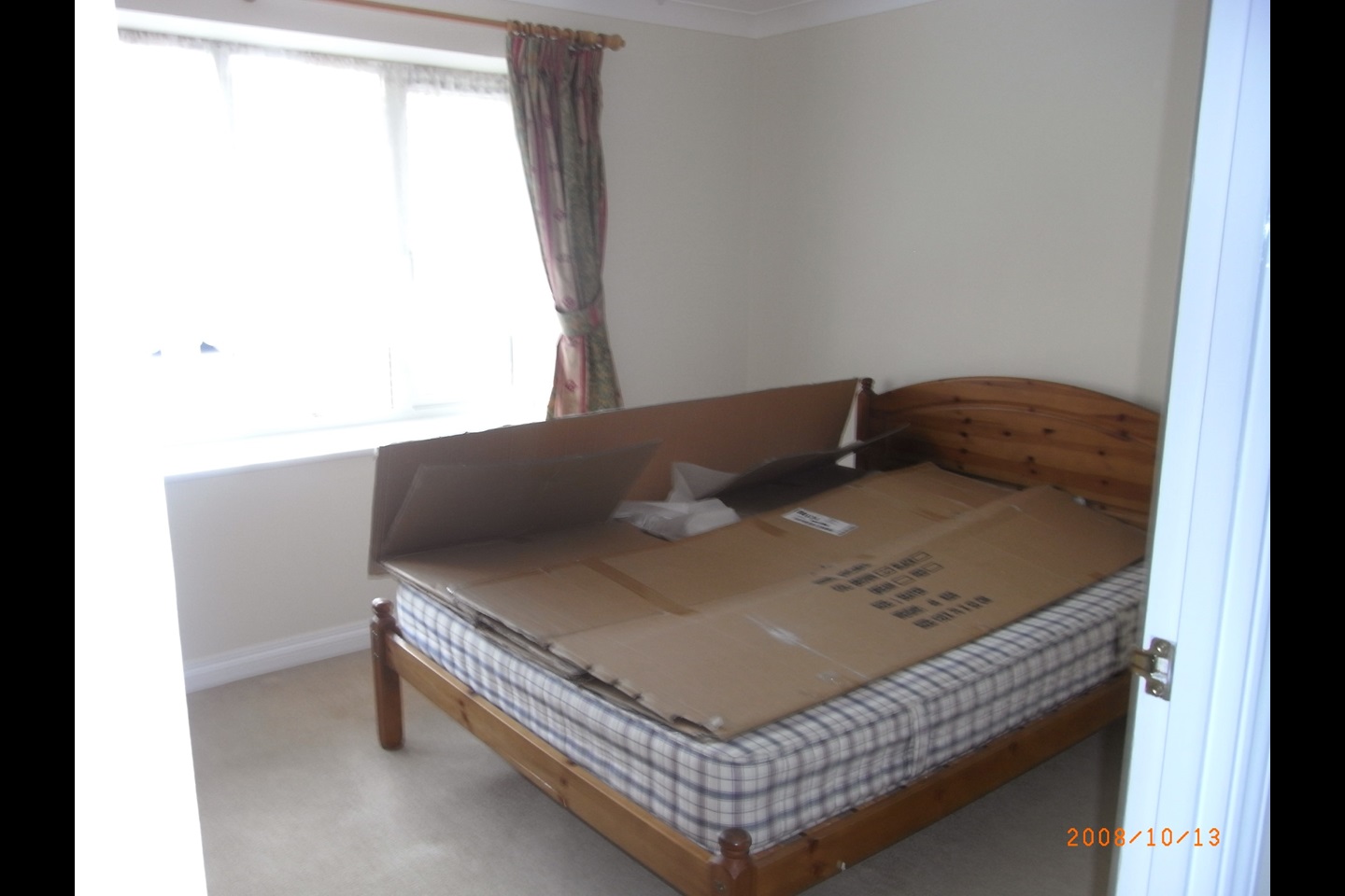 2 Bed Flat, Winslet Place, RG30 photo 2