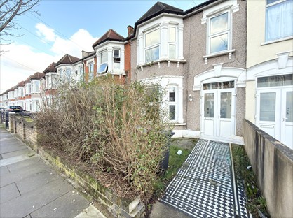 3 Bed Terraced House, Clandon Road, IG3
