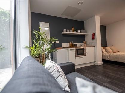 Studio Flat, St Cyprians, L7