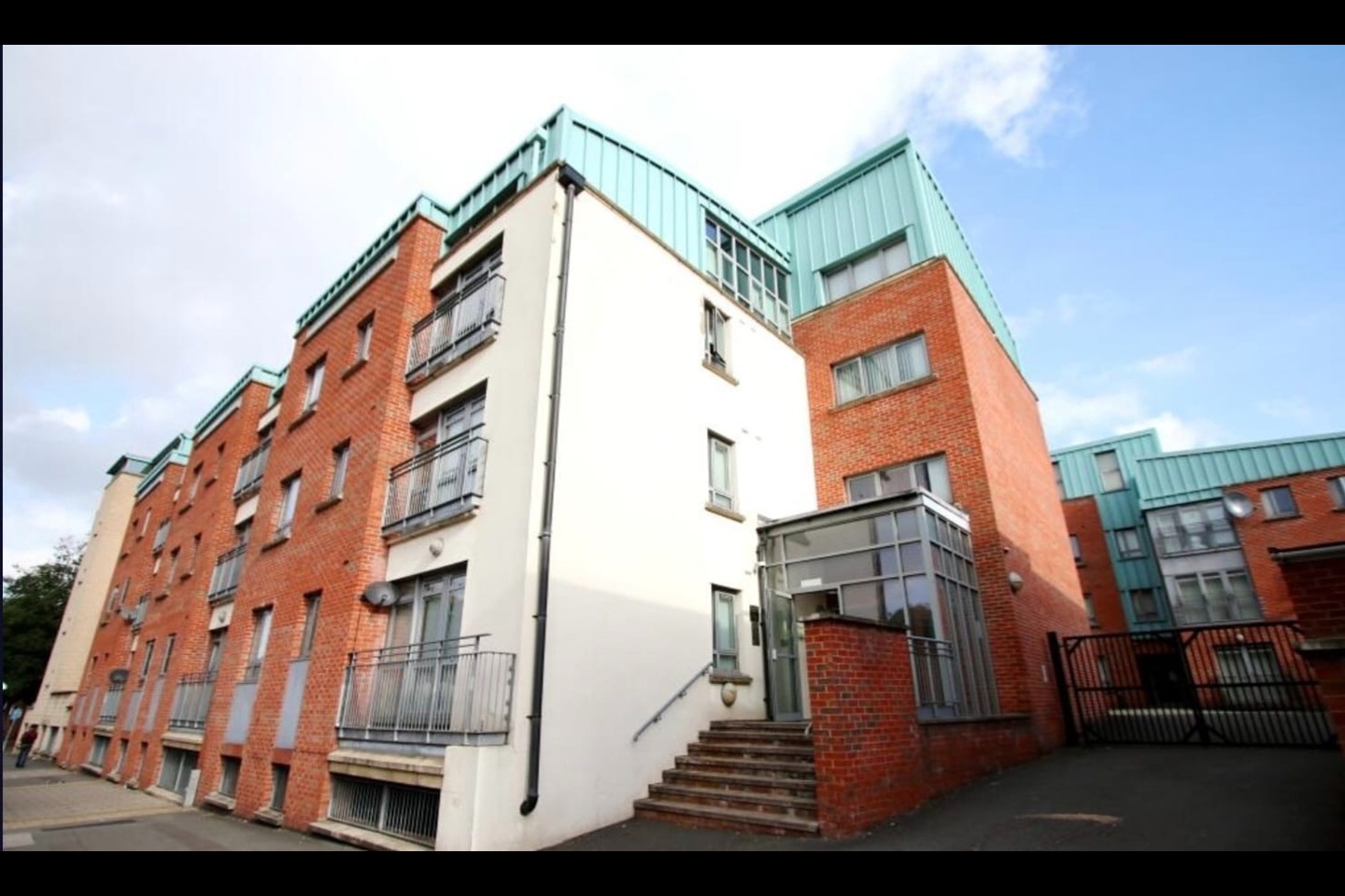 2 Bed Flat, Beauchamp House, CV1, N1 7GU