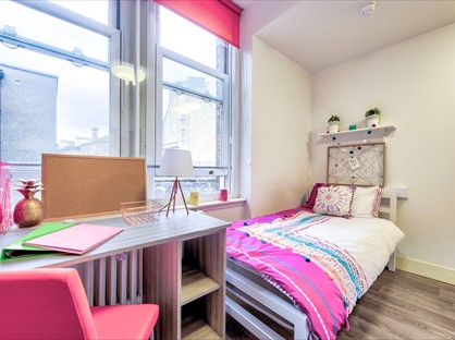 Studio Flat, St Andrews Street, G1