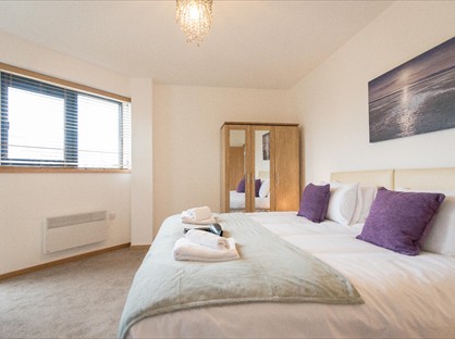 2 Bed Flat, Stonehill Green, SN5