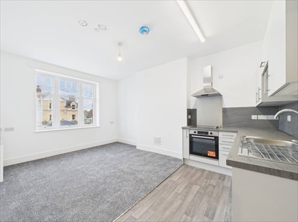 2 Bed Flat, Vaughan Street, LL30
