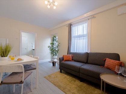 2 Bed Flat, Martell Road, SE21