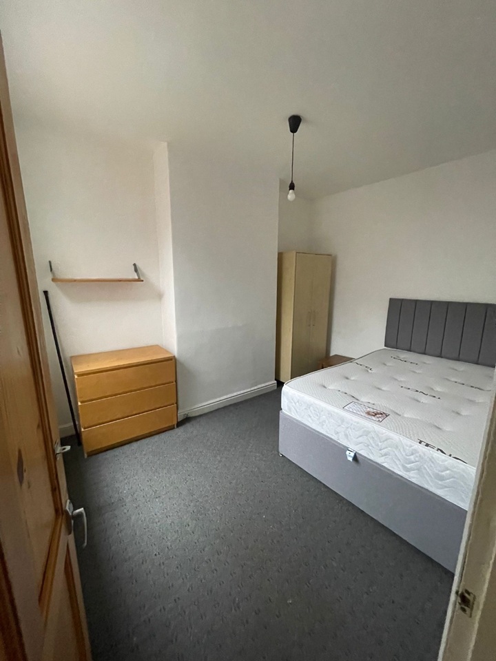 Additional image 2 of Room in a Shared House, Clarke Square, S2, N1 7GU