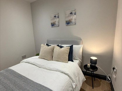 Room in a Shared House, Croft Road, GU7