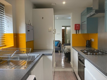 4 Bed Terraced House, West Street, ST5