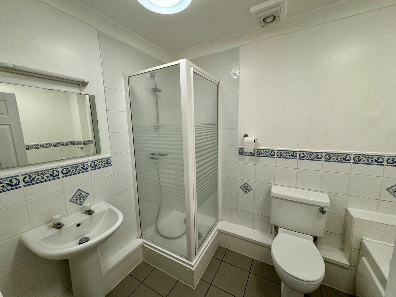 Additional image 9 of 2 Bed Flat, Heron Court, OX14, N1 7GU
