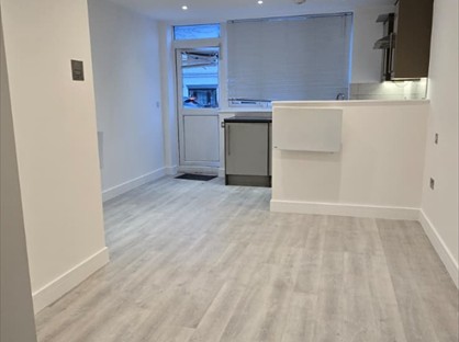 Studio Flat, Barnfield Road, BR5