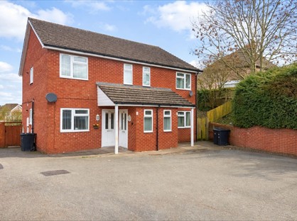 2 Bed Flat, Yew Tree Lane, WV14