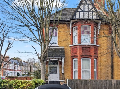 Studio Flat, Ferme Park Road, N8