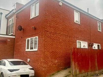 1 Bed Semi-Detached House, High Road, E18