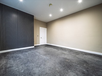 1 Bed Flat, Elms West, SR2