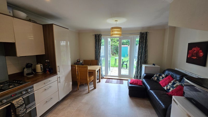 Additional image 2 of Room in a Shared House, Circus Drive, CB4, N1 7GU