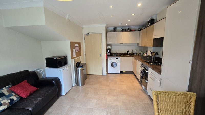 Additional image 5 of Room in a Shared House, Circus Drive, CB4, N1 7GU