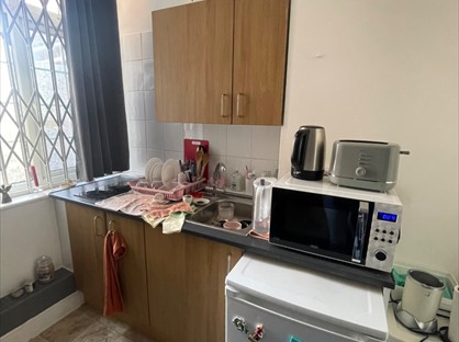 Studio Flat, Parade Mansions, NW4