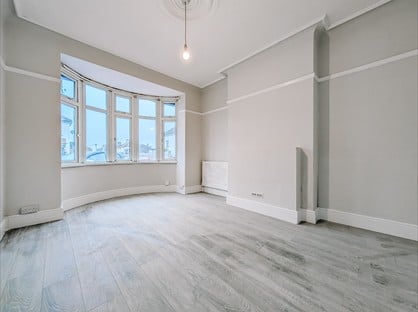 2 Bed Flat, Westbury Road, SS2