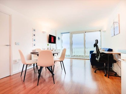 2 Bed Flat, Building, SE18