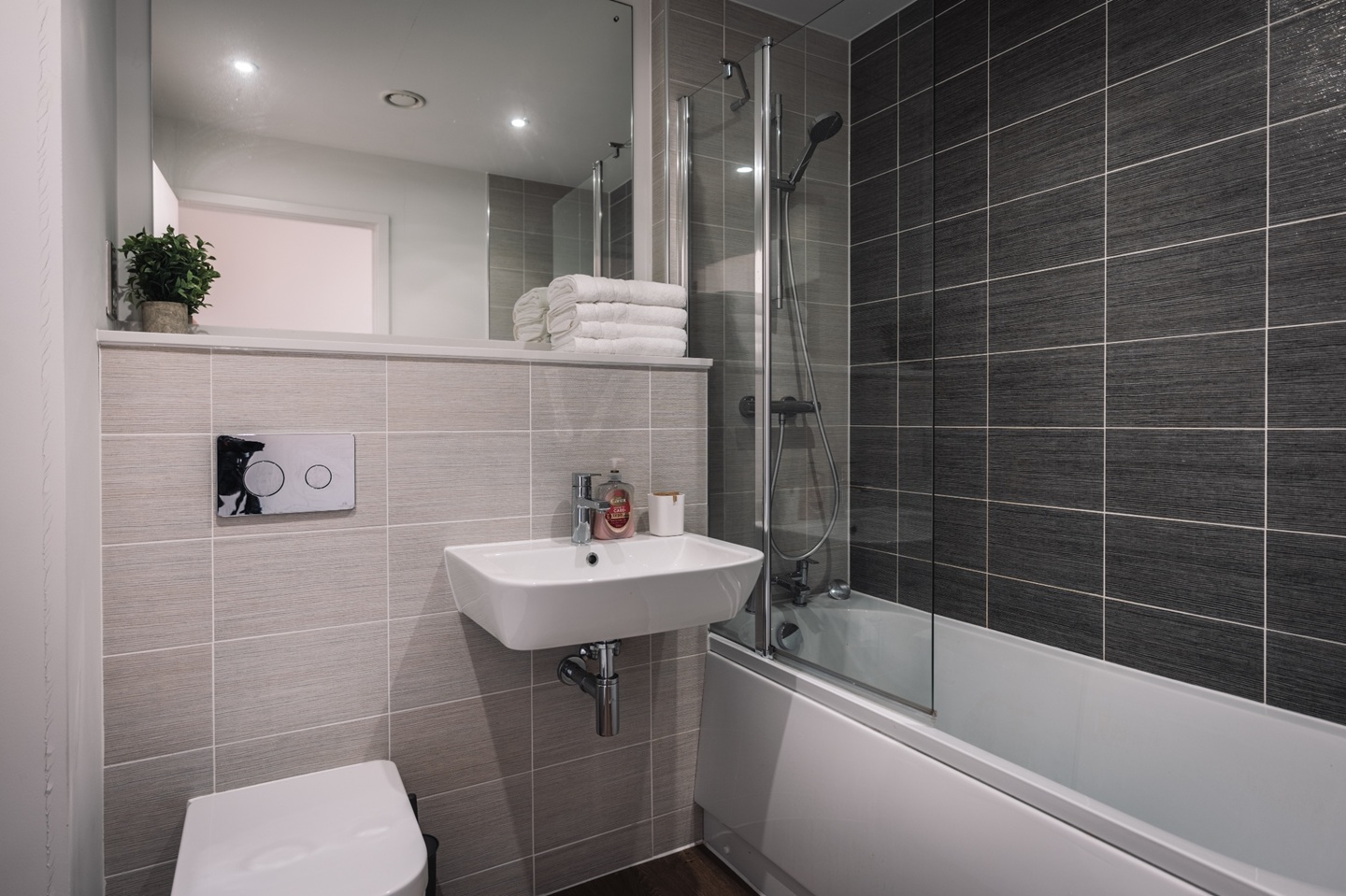 1 Bed Flat, Sheepcote St, B16 photo 4