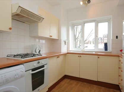 2 Bed Flat, Orlando Court, SW4