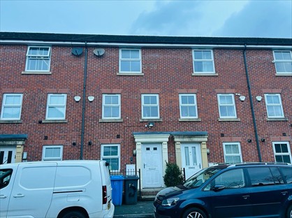 4 Bed Terraced House, Hawkins Close, M9