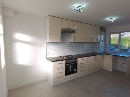 3 Bed Semi-Detached House, Riverside, NW4