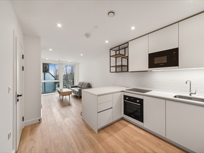 Studio Flat, Lavey House, HA0