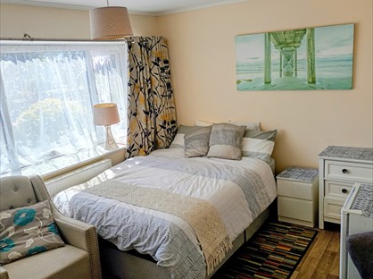 Room in a Shared House, Arnold Way, PO18