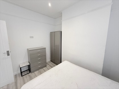 4 Bed Terraced House, Holbeck St, L4