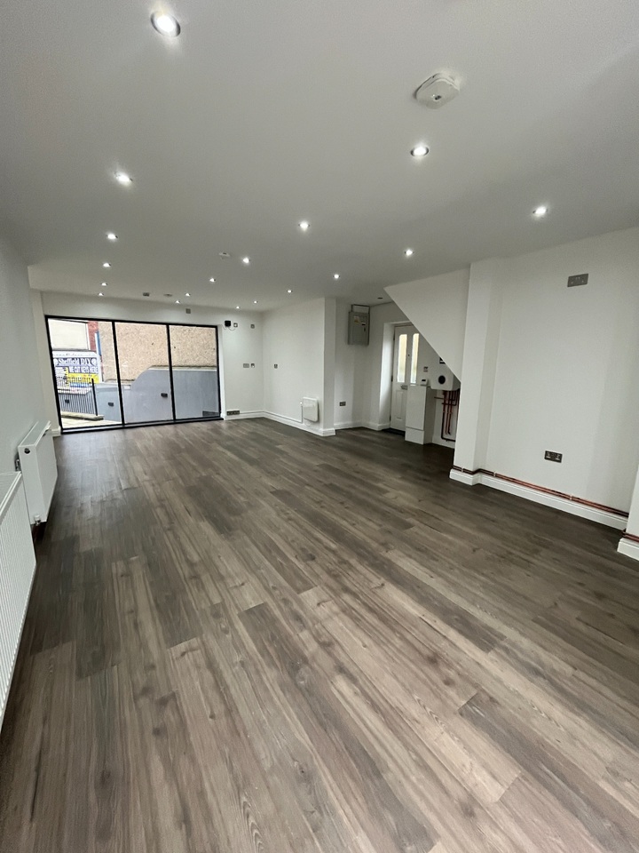 1 Bed Flat, Firth Park Road, S5, N1 7GU