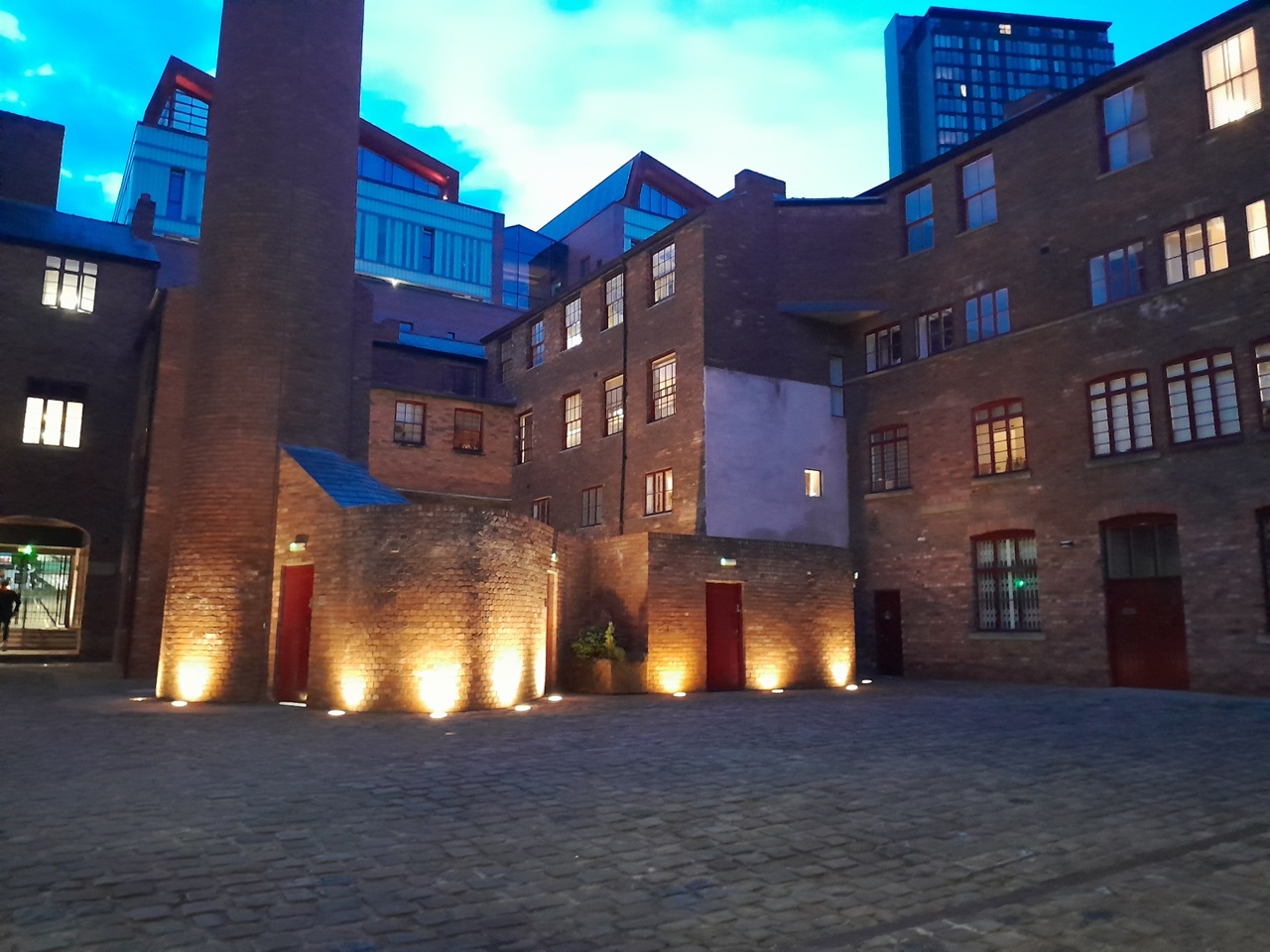 2 Bed Flat, Arundel St, S1, N1 7GU