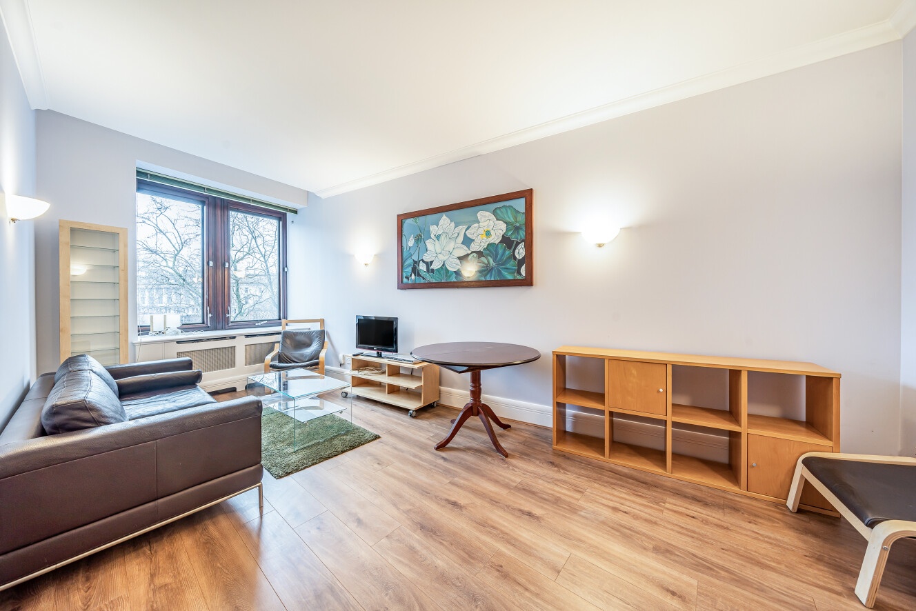 2 Bed Flat, Whitehouse Apartments, SE1 photo 5
