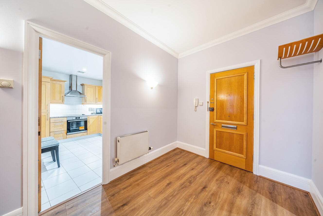 2 Bed Flat, Whitehouse Apartments, SE1 photo 3