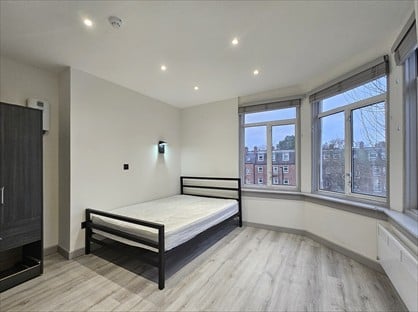 Room in a Shared House, Holloway Road, N7