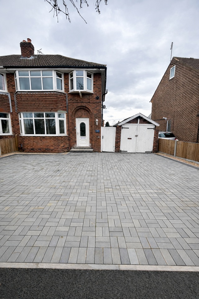 3 Bed Semi-Detached House, Gravel Pit Lane, DE21, N1 7GU