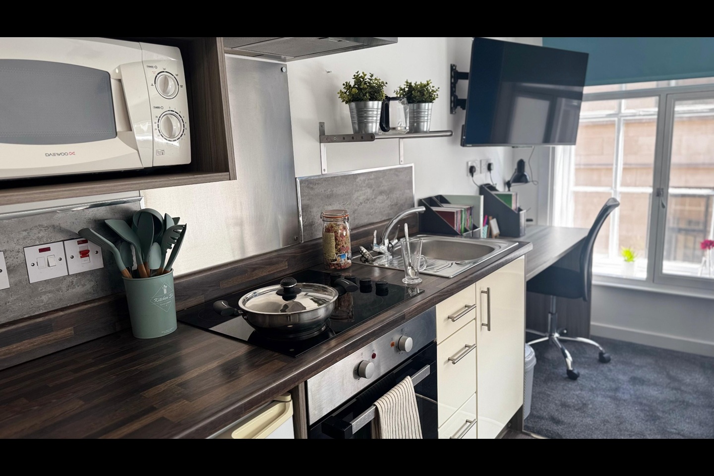 Additional image 3 of Studio Flat, Minerva House, NG1, N1 7GU