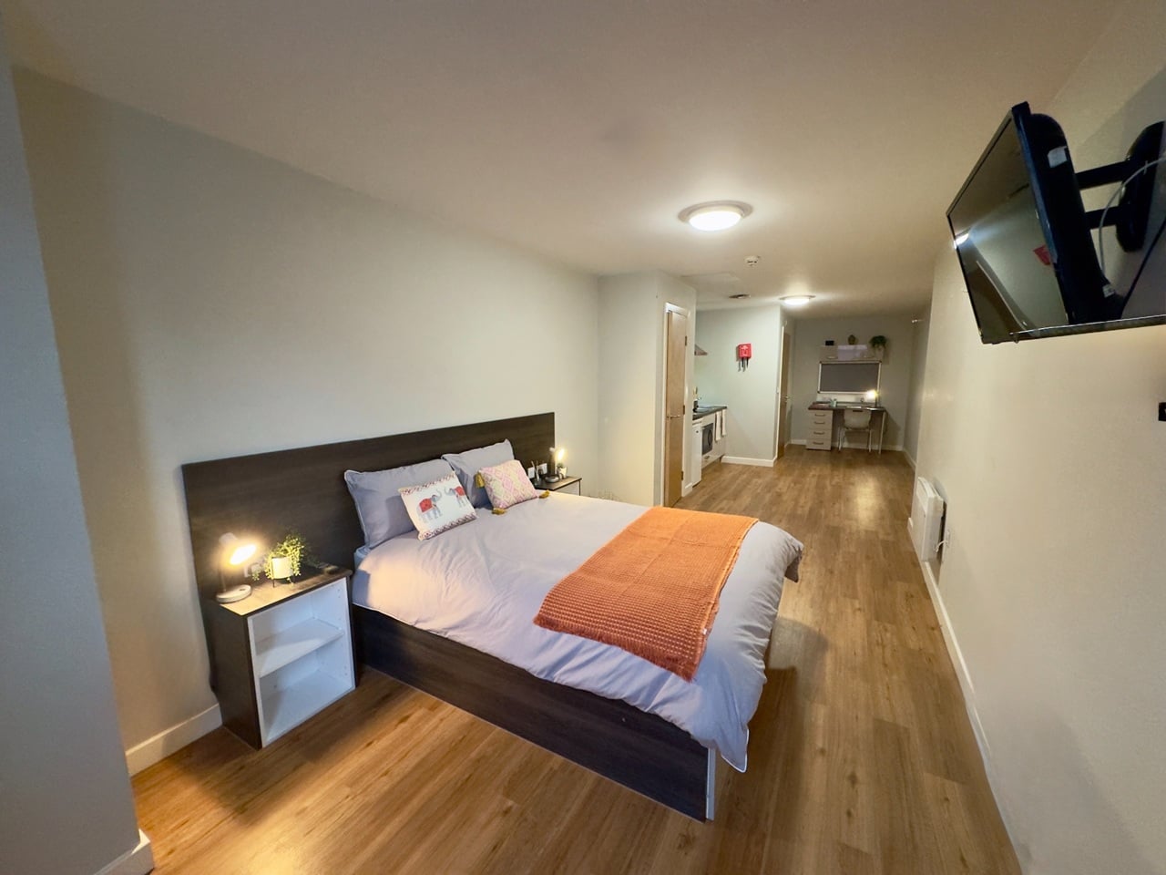 Studio Flat, Glasshouse St, NG1, N1 7GU