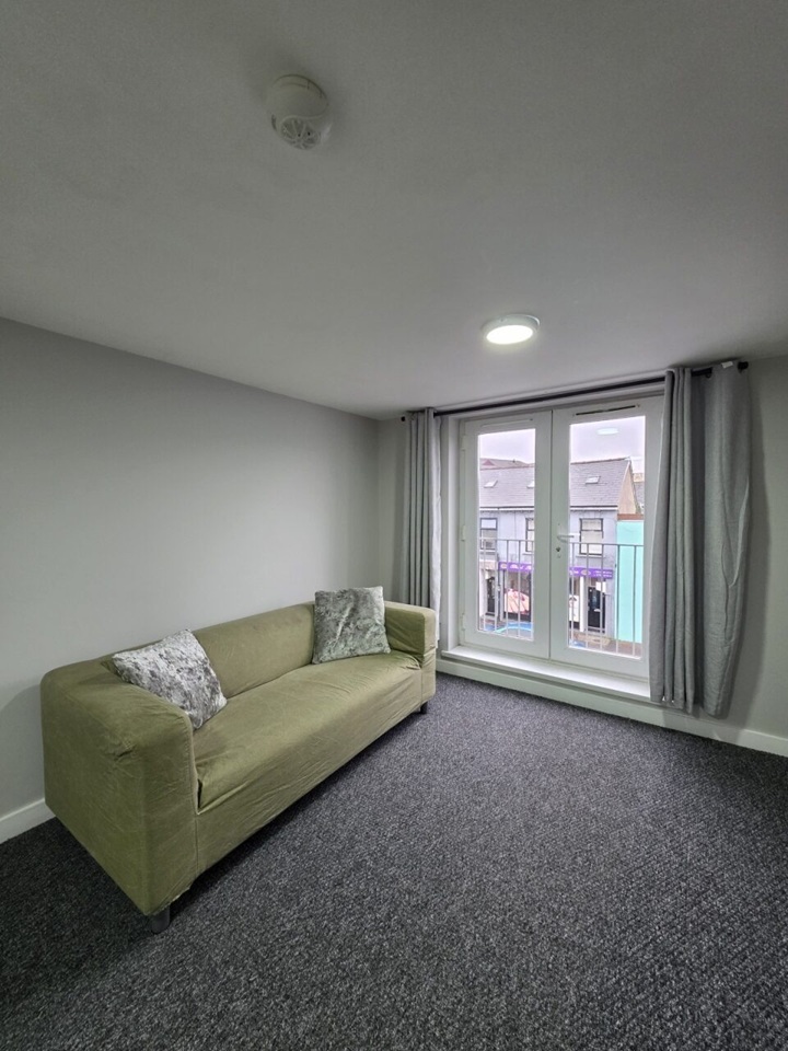 2 Bed Flat, Lower Cathedral Road, CF11, N1 7GU