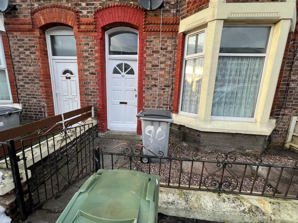 3 Bed Terraced House, Bell Road, CH44