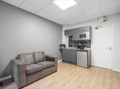 1 Bed Flat, Stile Common Road, HD4
