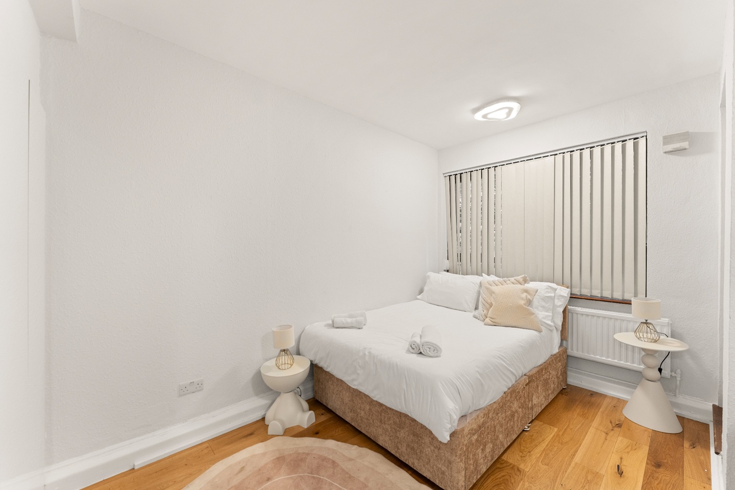 1 Bed Flat, Fleetway, WC1H photo 3